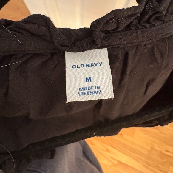 Medium Old Navy Black Women's Blouse - Picture 5 of 5